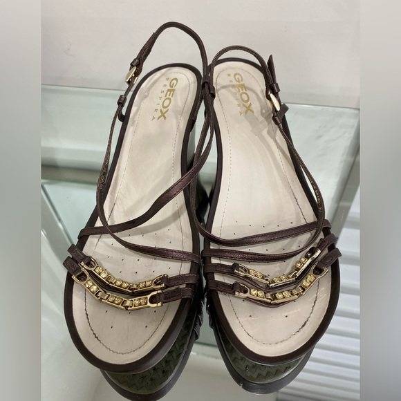 Geox Respira Brown Leather Sandals Gold Tone Hardware size 9.5/ 10 US - Picture 2 of 13
